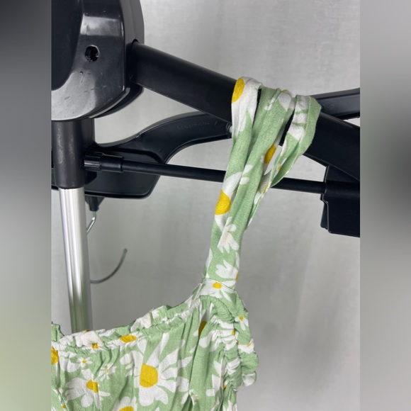 ELODIE Green Floral Tie Shoulder Smocked Crop Tank Size Small NWT - Picture 5 of 10